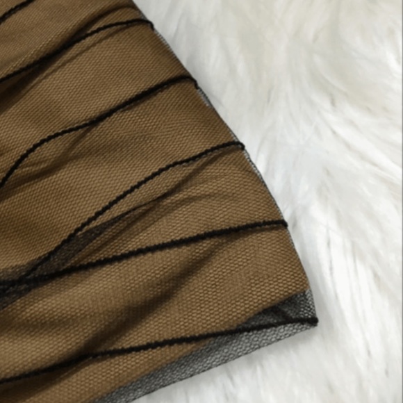 Elegant / modest Beige long skirt with black layer - Picture 6 of 7